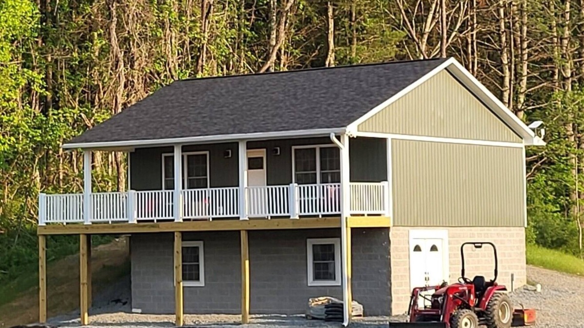 Independence House | RiverView Cabin 2 Bedroom/1 Bath, Deck w/Hot Tub & Beautiful View/Fire Pit/Grill