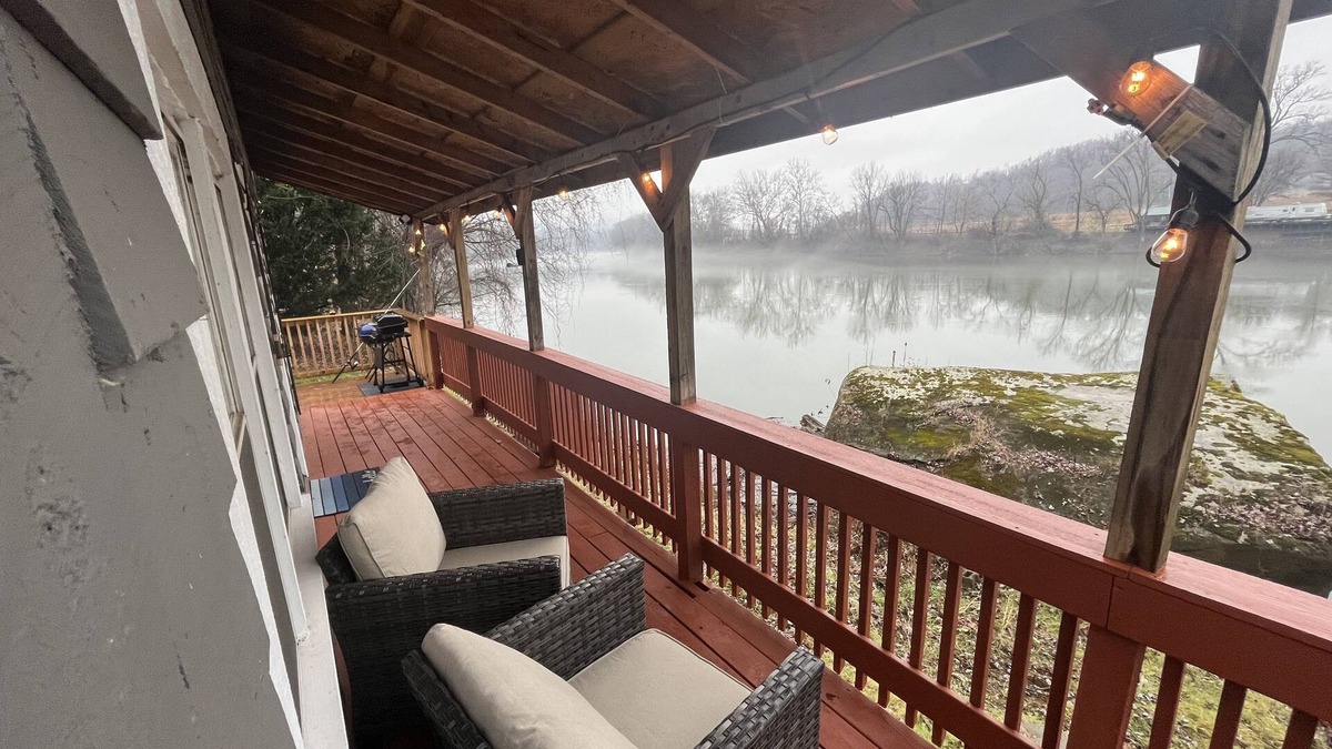 Coal Run Cabin | Riverview Cabin located on waterfront. Pet Friendly! Fishing, relaxing, and fun!