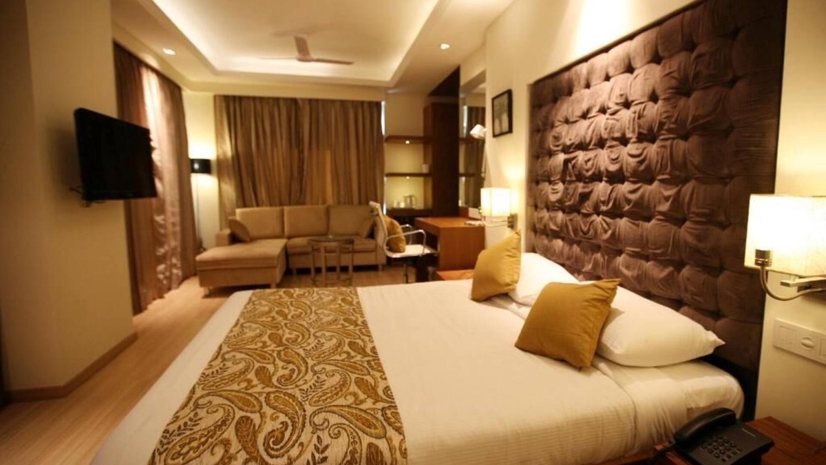 Ellis Bridge Hotel | Riverview Hotel