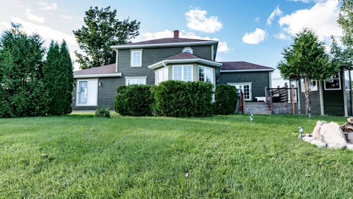Saint Louis de Kent Other | Riverview, King bed main floor, 4 bedroom, 2 bathroom Farmhouse