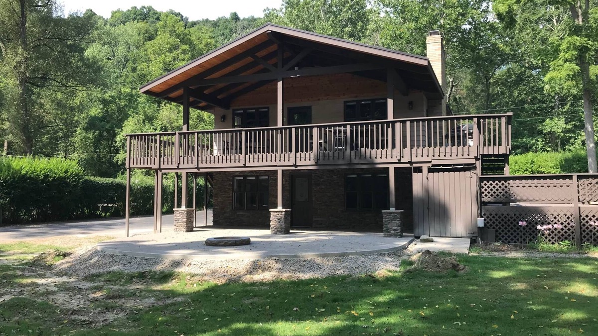 Loudonville House | Riverview Lodge - Riverfront Home with Hot Tub