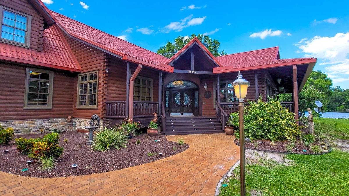 Astor Cabin | Riverview- Log Cabin- Special pricing August!/September BOOK NOW!