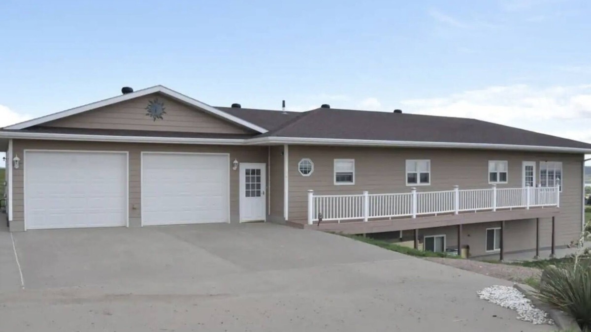Oacoma House | Riverview Retreat!