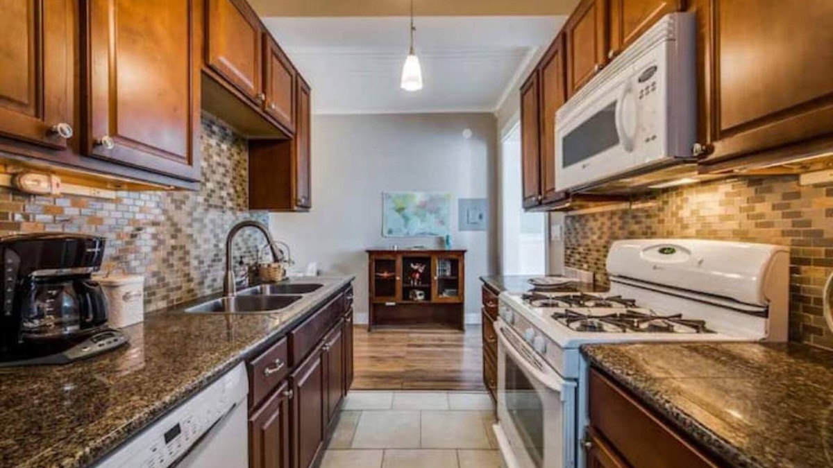 Near East Side Apartment | Riverwalk/Alamodome/Suite 2