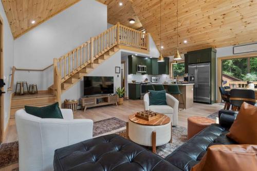 Brownfield Ski Chalet | Riverwood Cabin 20 mins to North Conway