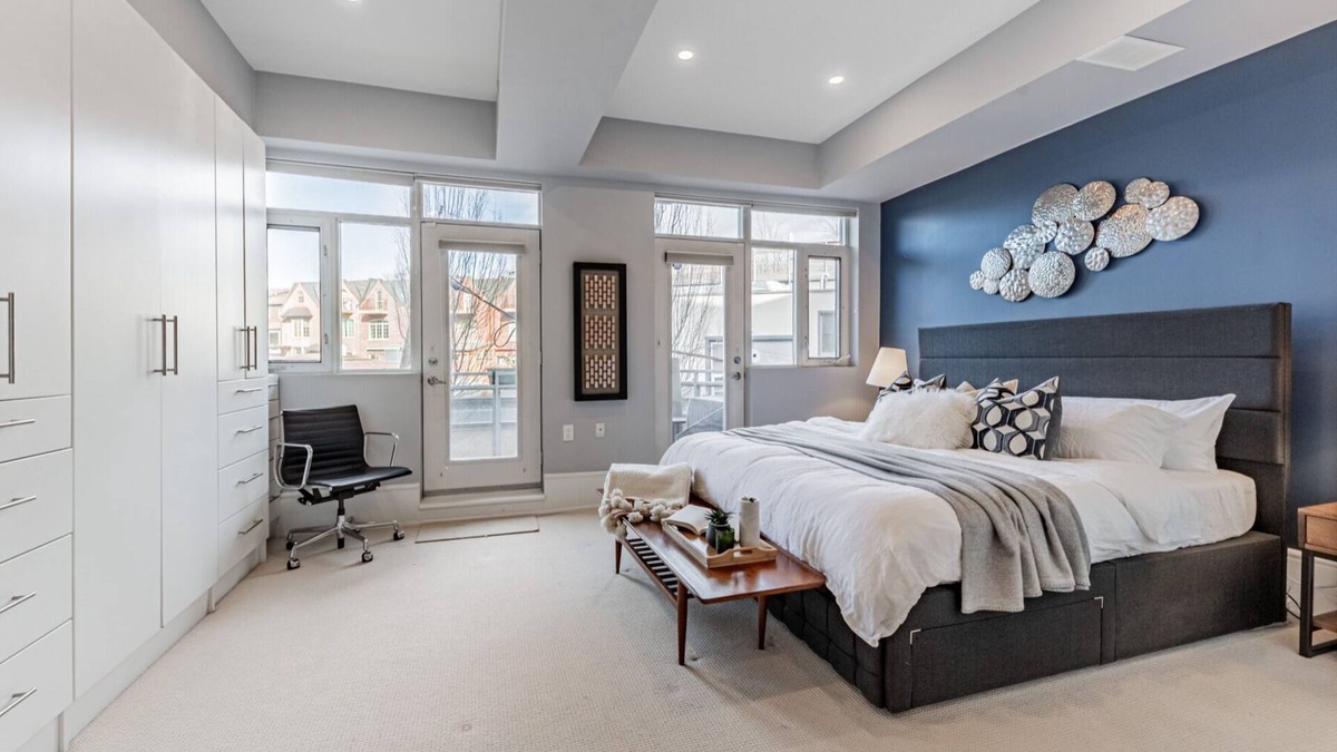 Midtown Toronto Apartment | Rivetstays - Designer Walk Suites