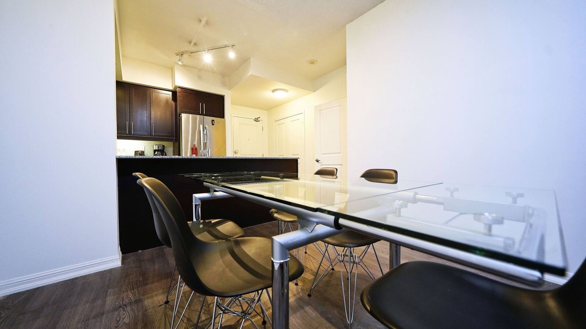 Fashion District Apartment | RivetStays - The Adelaide Suites