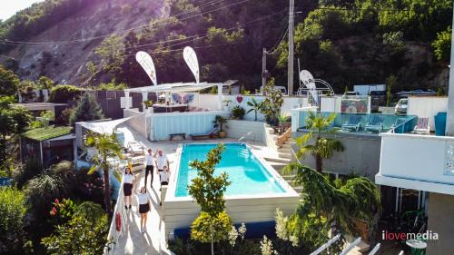 Eselnita House | Riviera 990 - Resort & Restaurant