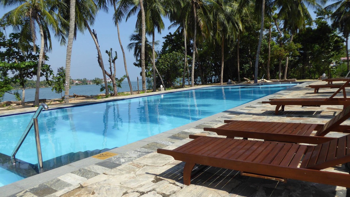 Manmunai North Hotel | Riviera Resort