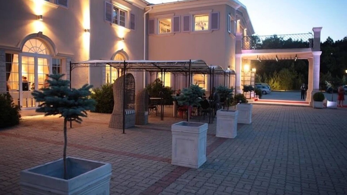 Olszewnica Nowa Hotel | Riviera Resort Modlin Airport
