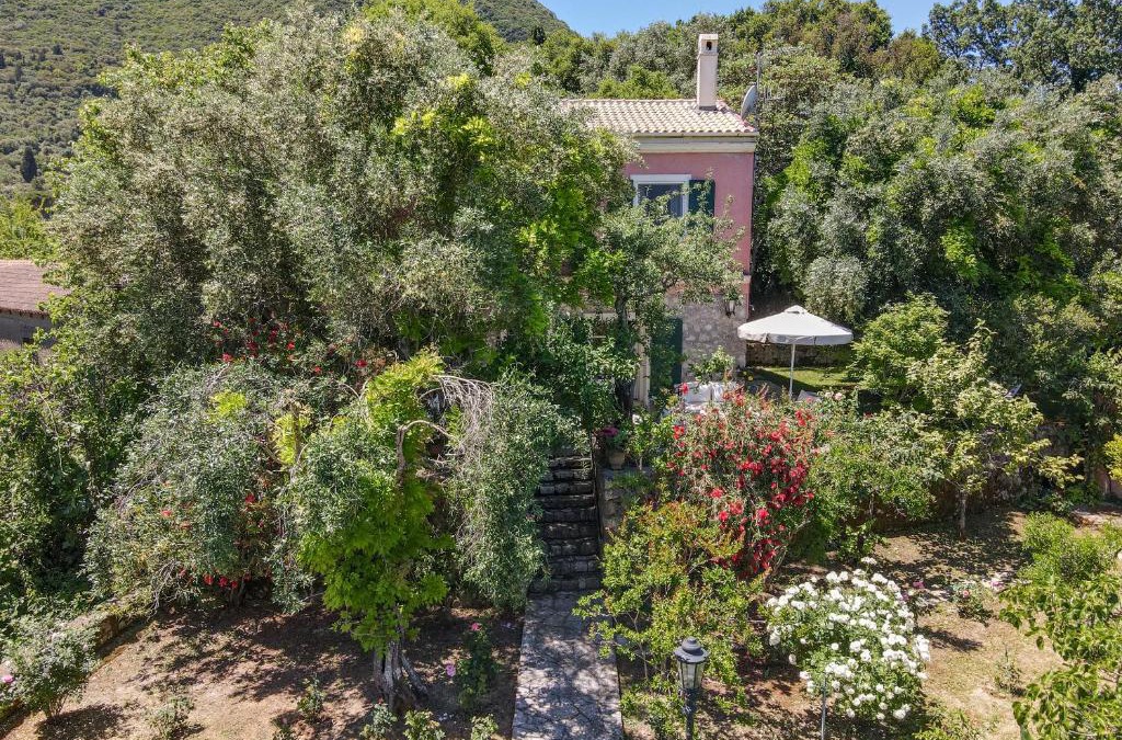 Vatos House | Riza Stone Cottage, romantic house, pet friendly