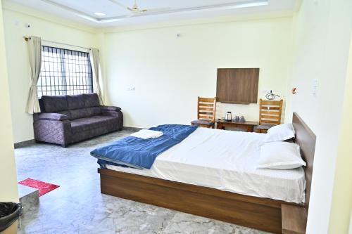 Belur Hotel | RK Comforts