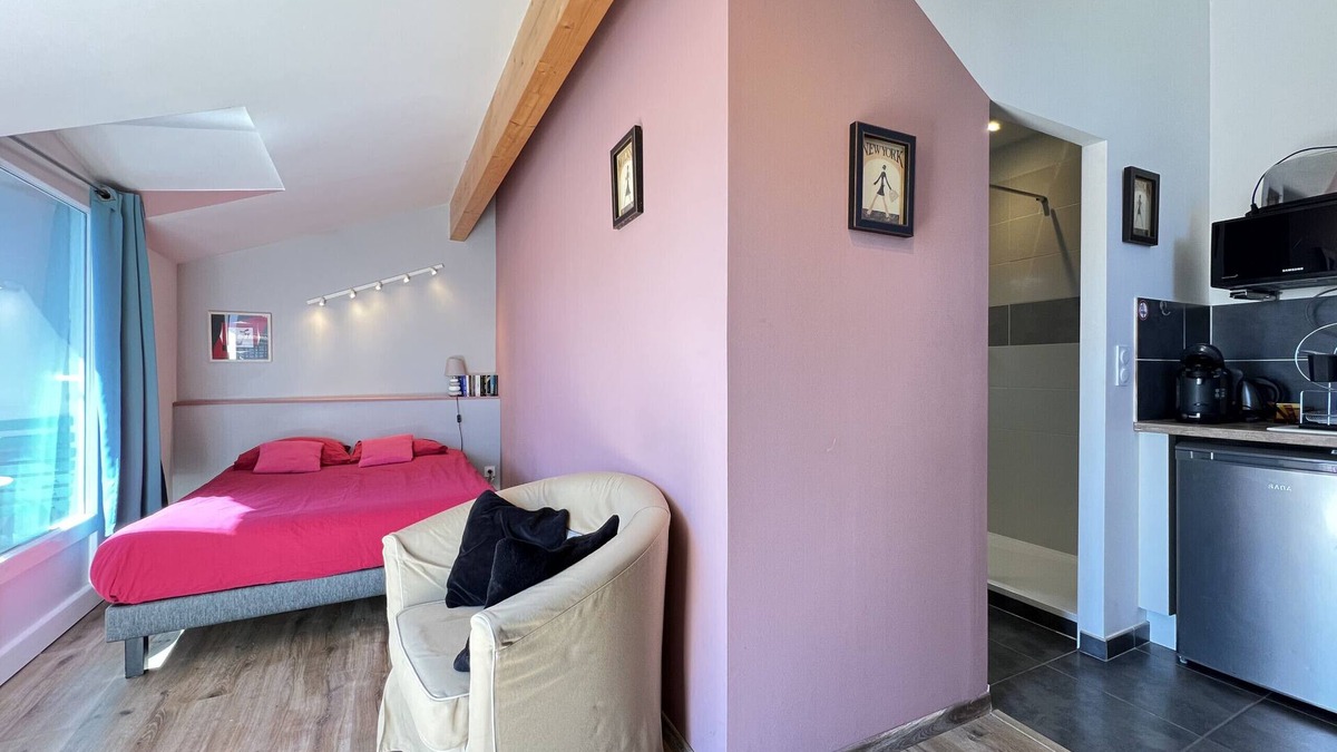 Bonnefoy-Roseraie-Gramont Apartment | RN88 - Air-conditioned Studio near the city center!