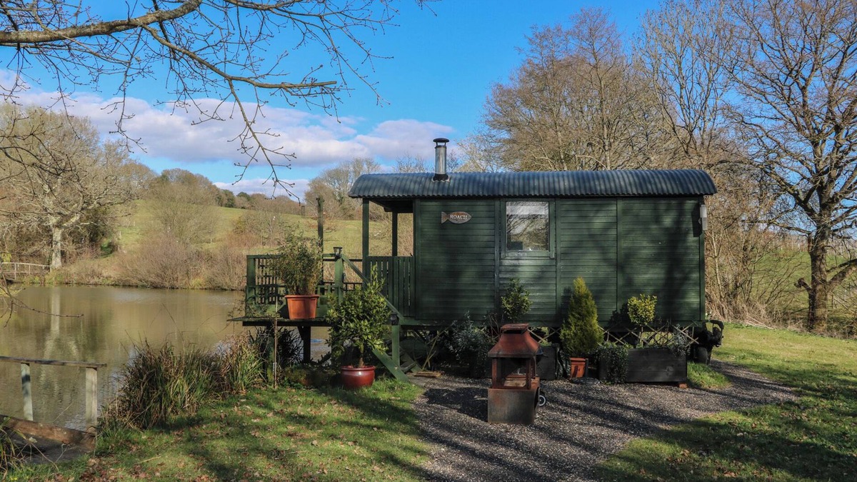 Hadlow Down Cottage | ROACH HUT, pet friendly, character holiday cottage in Crowborough