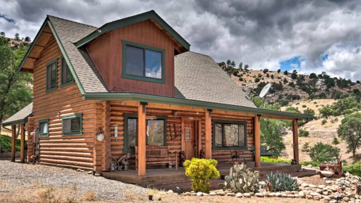Bodfish Cabin | Road Runner Ranch 5 minutes from river and lake