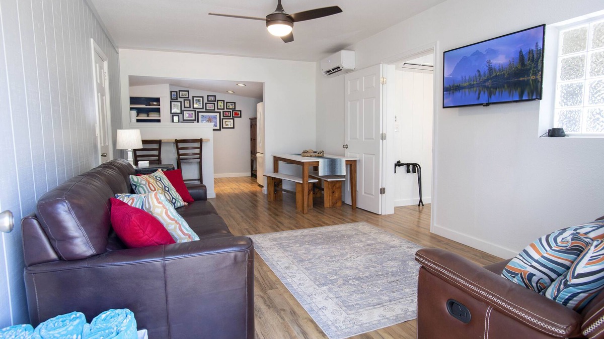 Buchanan Dam Cabin | Roadside at 'Bout Dam Time - Cozy Lakeside Cabin & A Nature Retreat