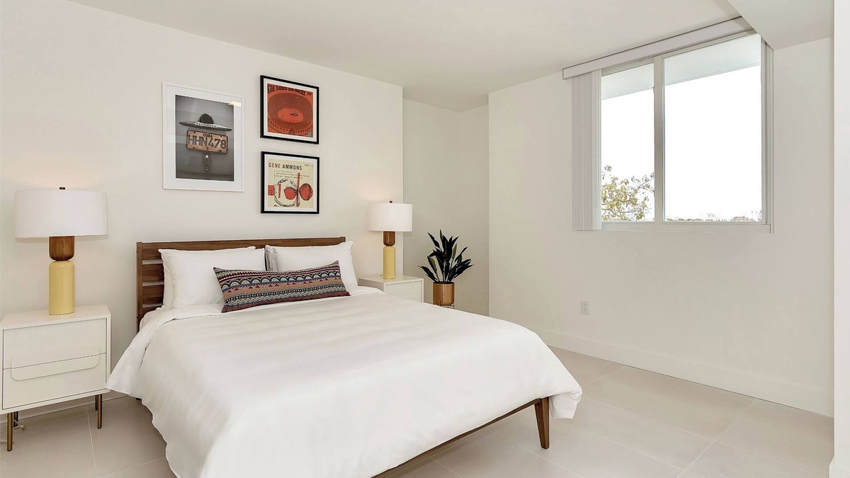Coral Way Apartment | Roami at Grove 27 | Group Friendly | 3BR CMB #34