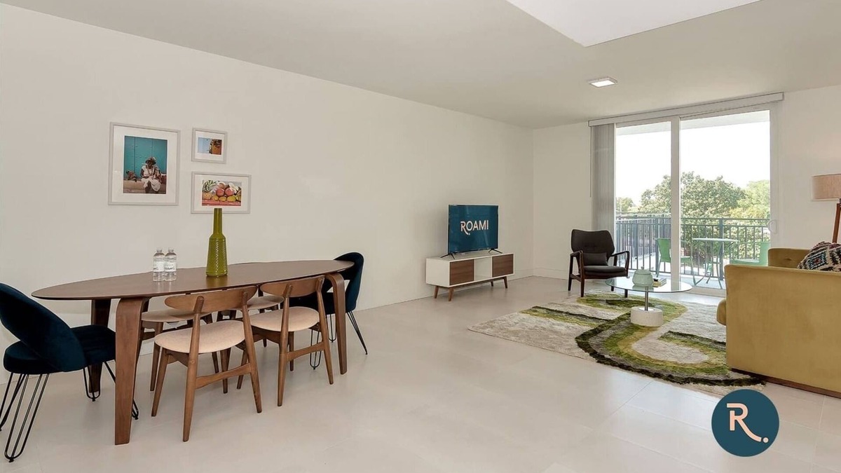 Coral Way Apartment | Roami at Grove 27 | Group Friendly | 5BR CMB #36