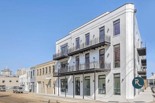 Arts/Warehouse District Apartment | Roami at The Churchill