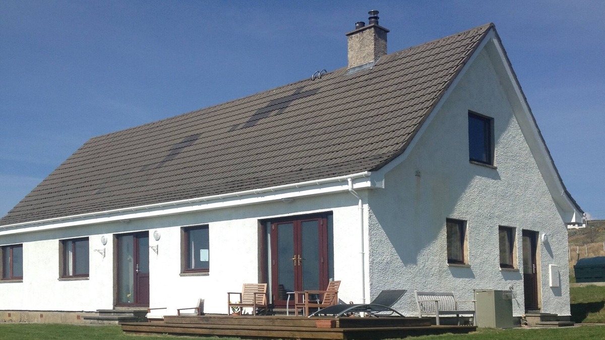 Ullapool House | ROANGORM, ACHILTIBUIE Private location overlooking Badenscallie beach.
