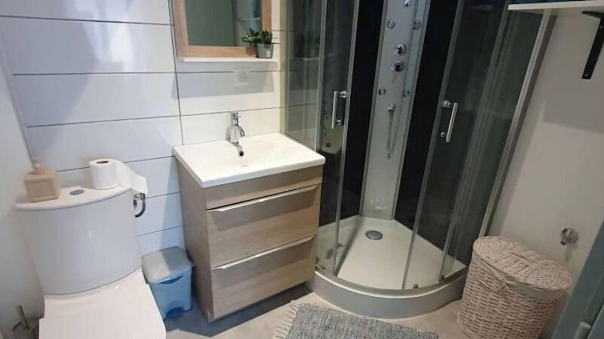 Roanne House | Roanne center, renovated apartment.