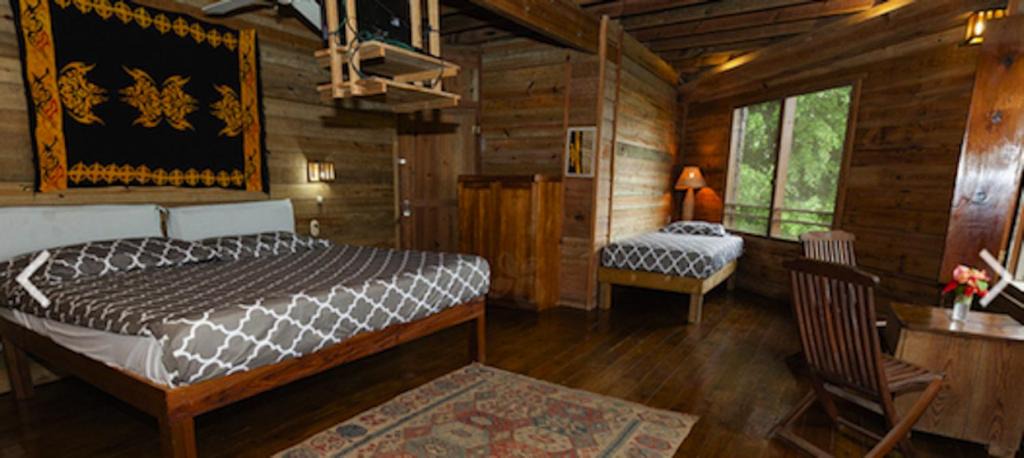 Antoneys Cay Bed & Breakfast | Roatan Bed & Breakfast Apartments