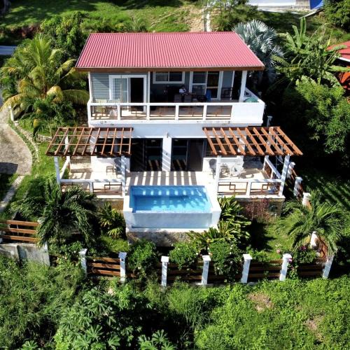 Jonesville Apartment | Roatan Infinity Pool and Ocean View Apartment