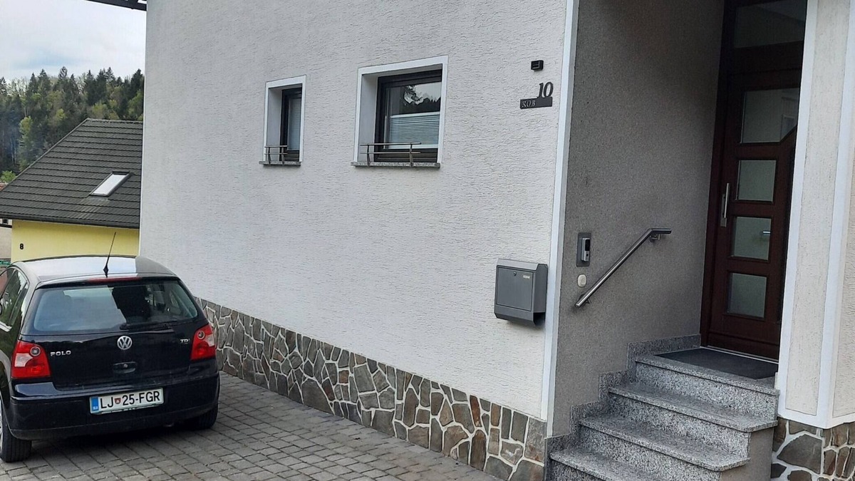Dane Apartment | Rob Picturesque and Cozy Apartment with Balcony - Two Bedroom Apartment with Balcony