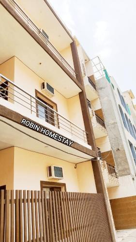 Phagwara Hotel | ROBIN HOMESTAY - In Budget and Comfortable Stay