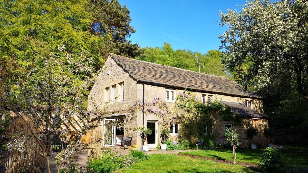 Beeley Bed & Breakfast | Robin Hood Farm B&B