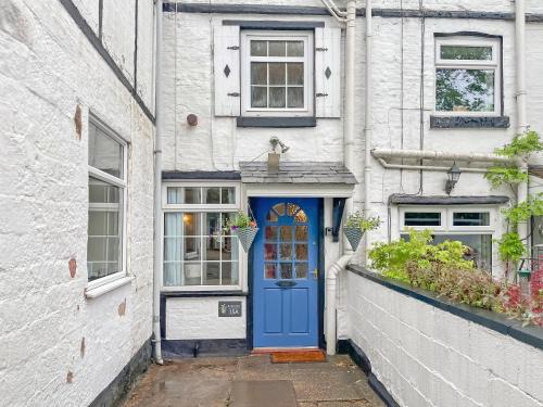 Leek House | Robins Nest