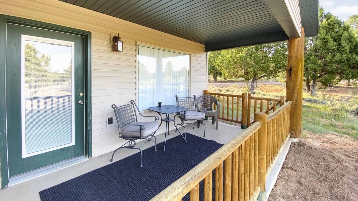 Mammoth Creek House | Robins Roost (B) - Beautiful setting and central to the national parks