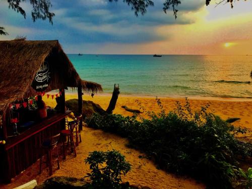 Koh Rong Sanloem Hostel | Robinson Bungalows