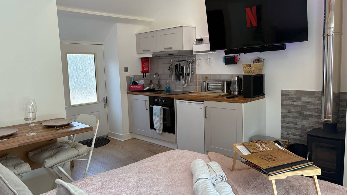 Brynsiencyn Cottage | Robyn’s Retreat – Cosy Hideaway Perfect for Explor