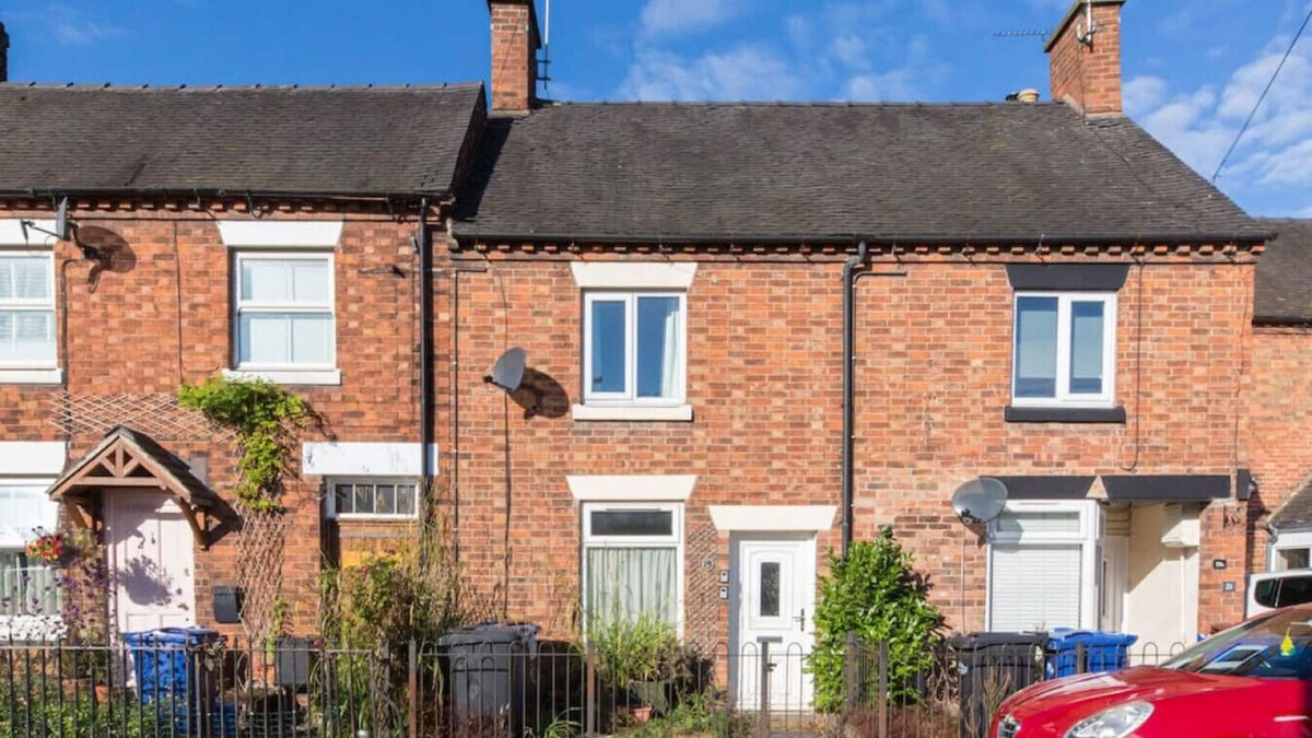 Rocester House | Rocester Rest - Near to JCB+Alton Towers, Netflix