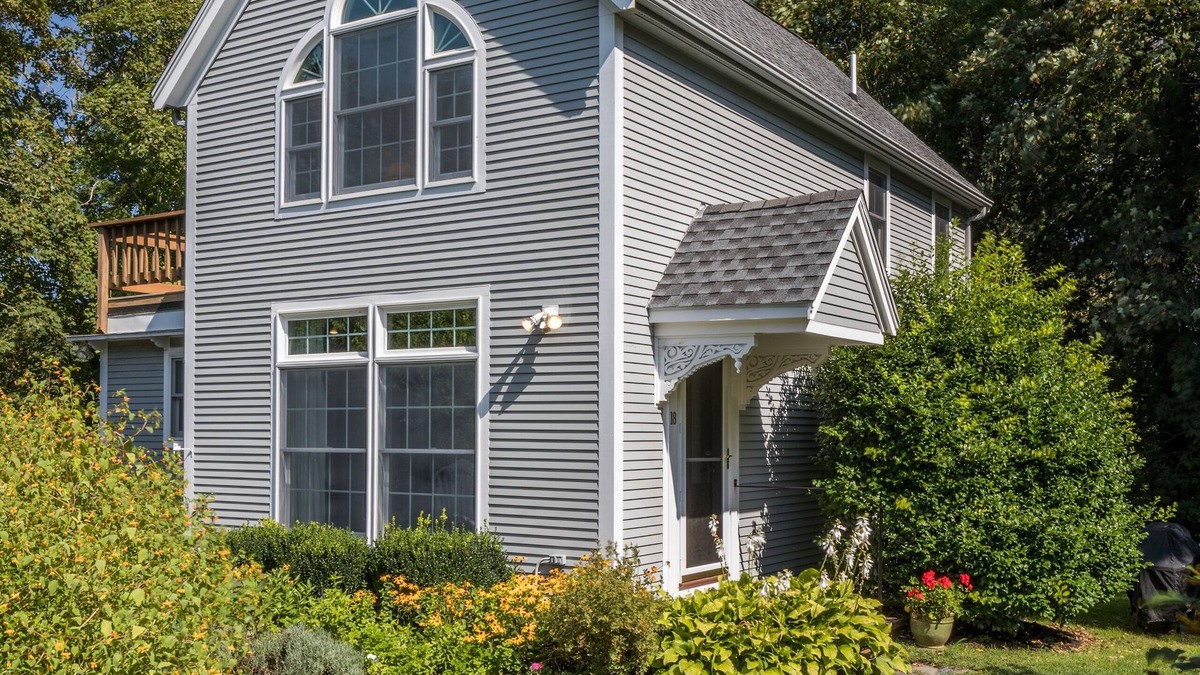 Orleans House | Rock Harbor Retreat: Reserve for Summer 2026! Beautifully decorated & landscaped