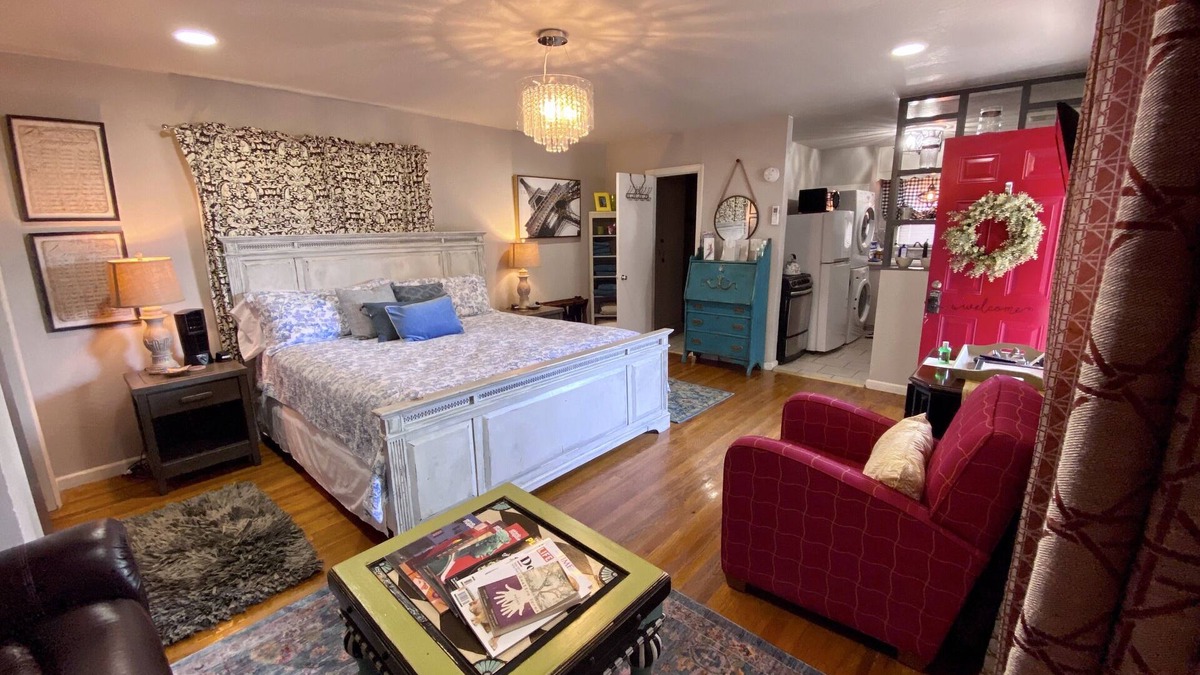 Amarillo Apartment | Rock Island Rail House.🐾 Dog friendly, Private 6ft. Fenced Yard