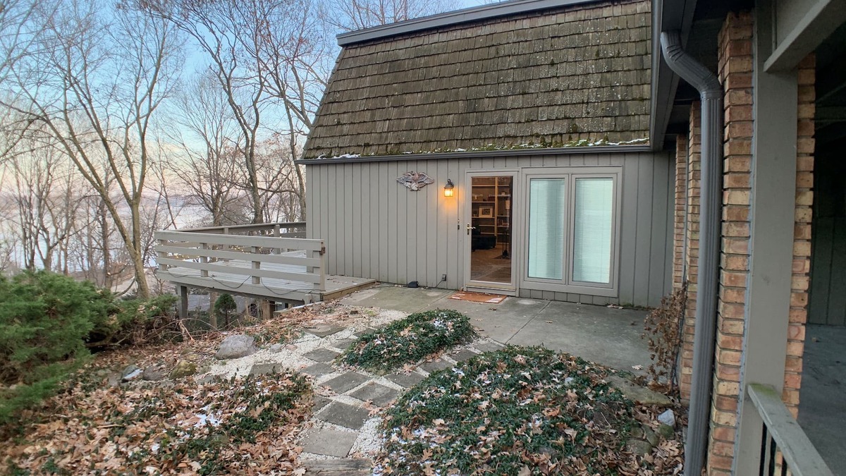 Lake Mills House | Rock Lake Retreat - Lake Mills
