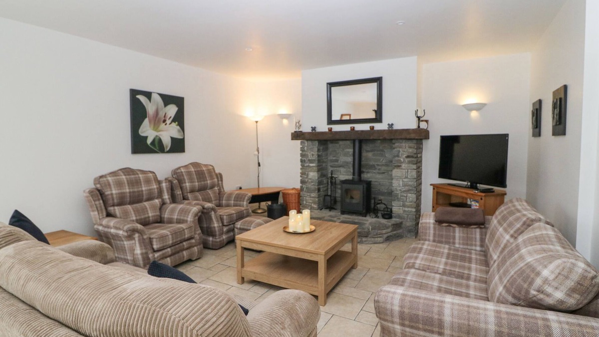 Ardnatrush Cottage | ROCK LAWN COTTAGE, family friendly in Kealkill, County Cork