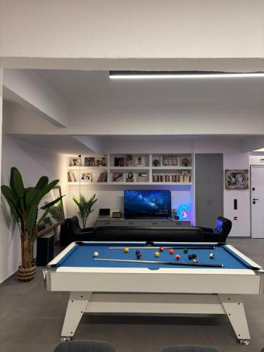 Thessaloniki Apartment | Rock n Roll apartment, downtown