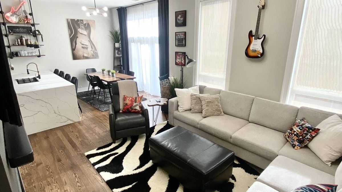 Southeast Omaha Condo | Rock N Roll Condo Old Market w Rooftop Patio!