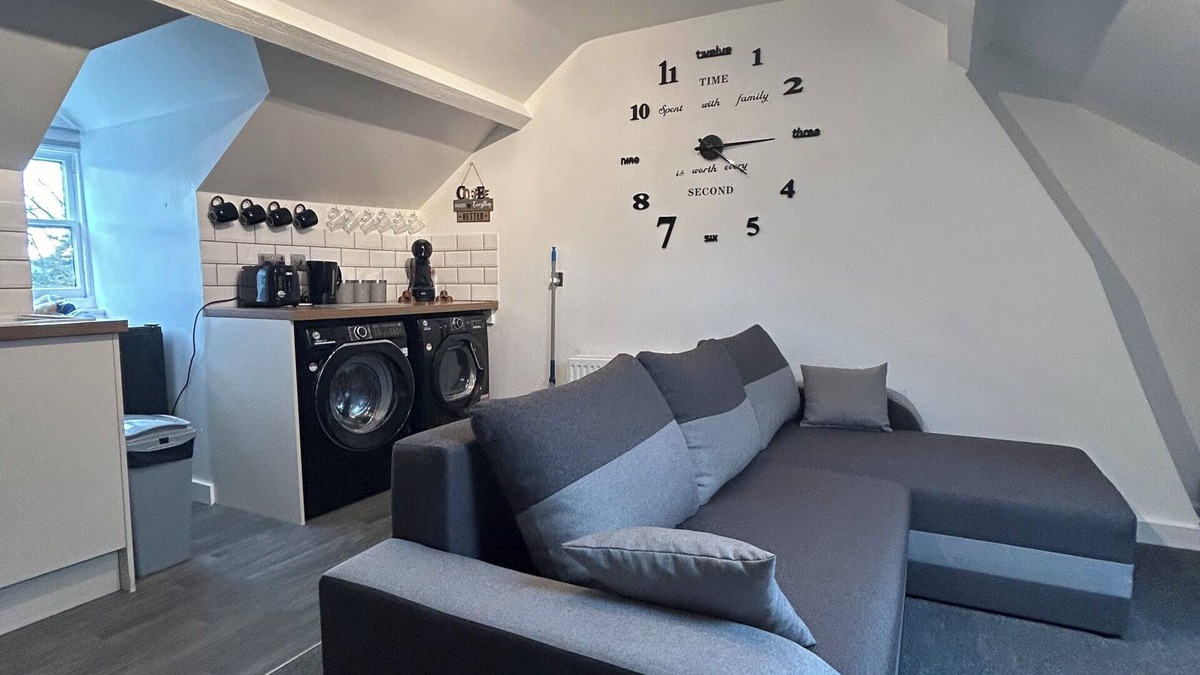 Llandrindod Wells Apartment | Rock Park Penthouse. Newly refurbished 2 bedroom apartment.