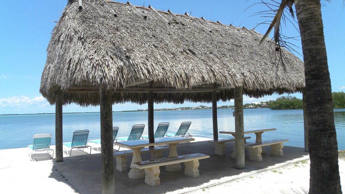 Rock Harbor Hotel | Rock Reef Resort