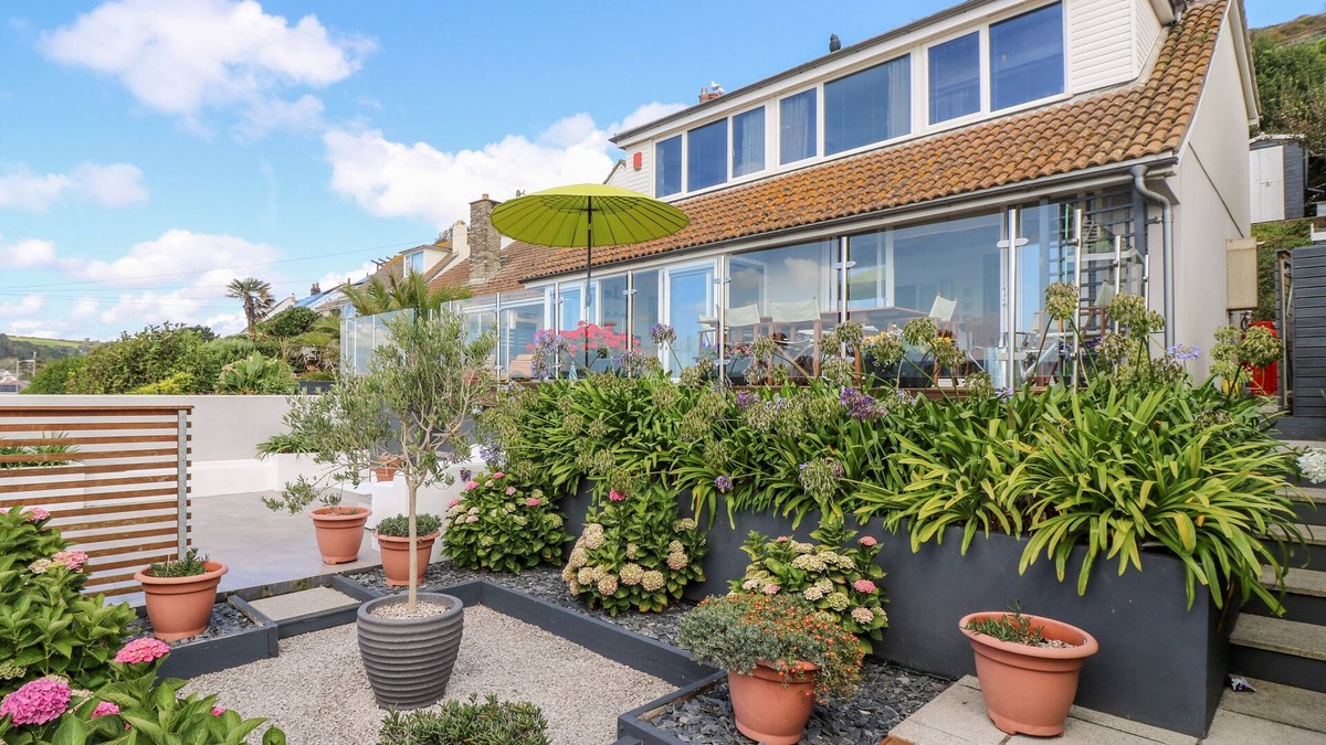 Seaton Cottage | ROCK ROSE, pet friendly, luxury holiday cottage in Downderry
