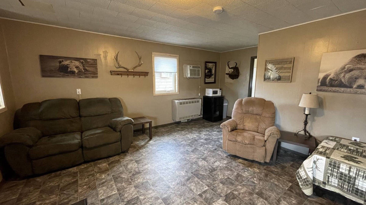 Faulkton Cabin | Rockin' E #14 - cozy, newly remodeled cabin