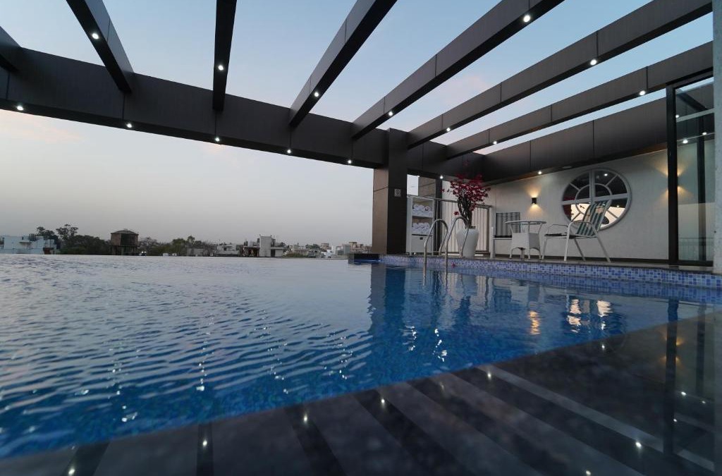 Chittaranjan Hotel | Rockland Hotel, C.R Park