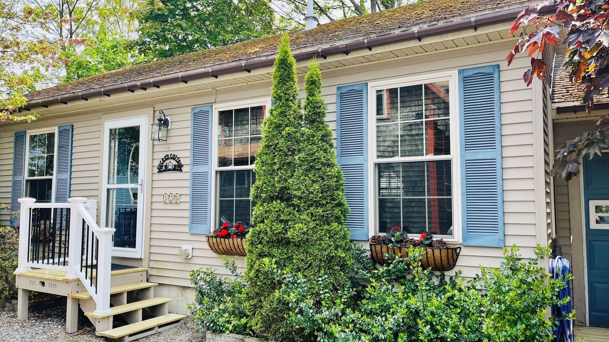 Bar Harbor House | Rocko's Cottage Nestled in the Heart of Downtown Bar Harbor