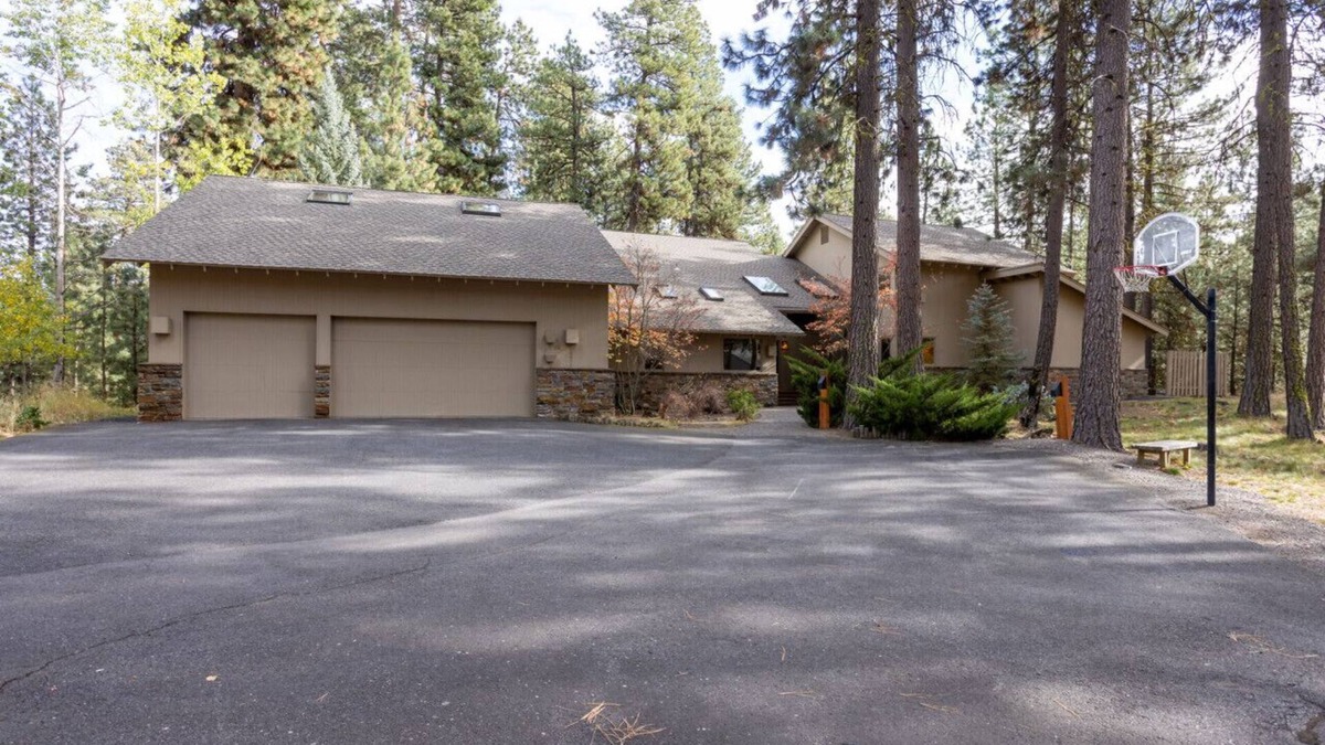 Black Butte Ranch Apartment | Rockrose- Perfect multifamily home(new Management)