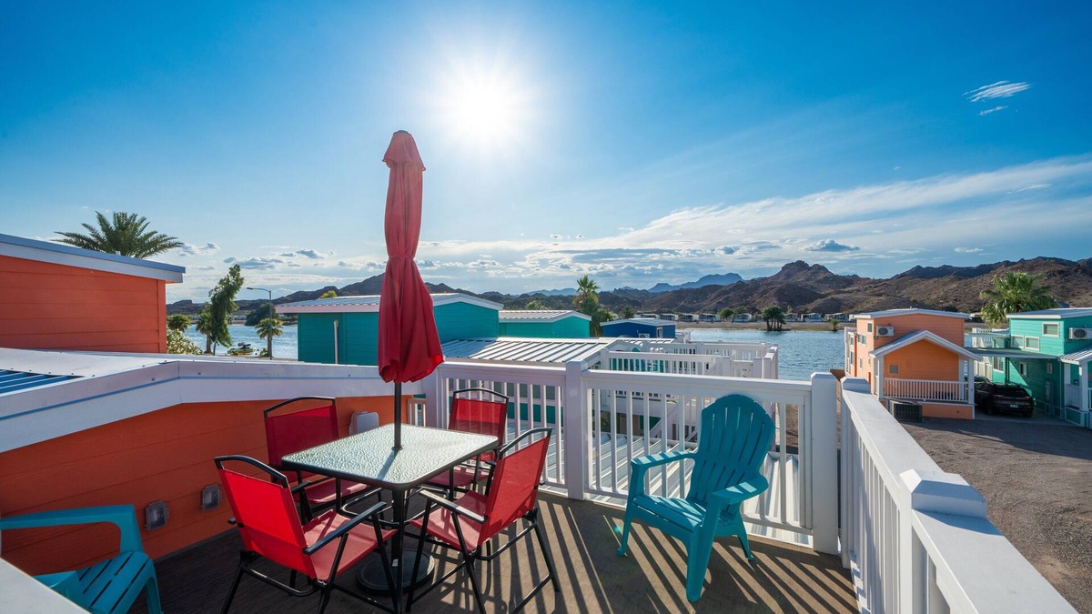 Parker Strip House | Rockstar, Deluxe River views at Roadrunner Resort