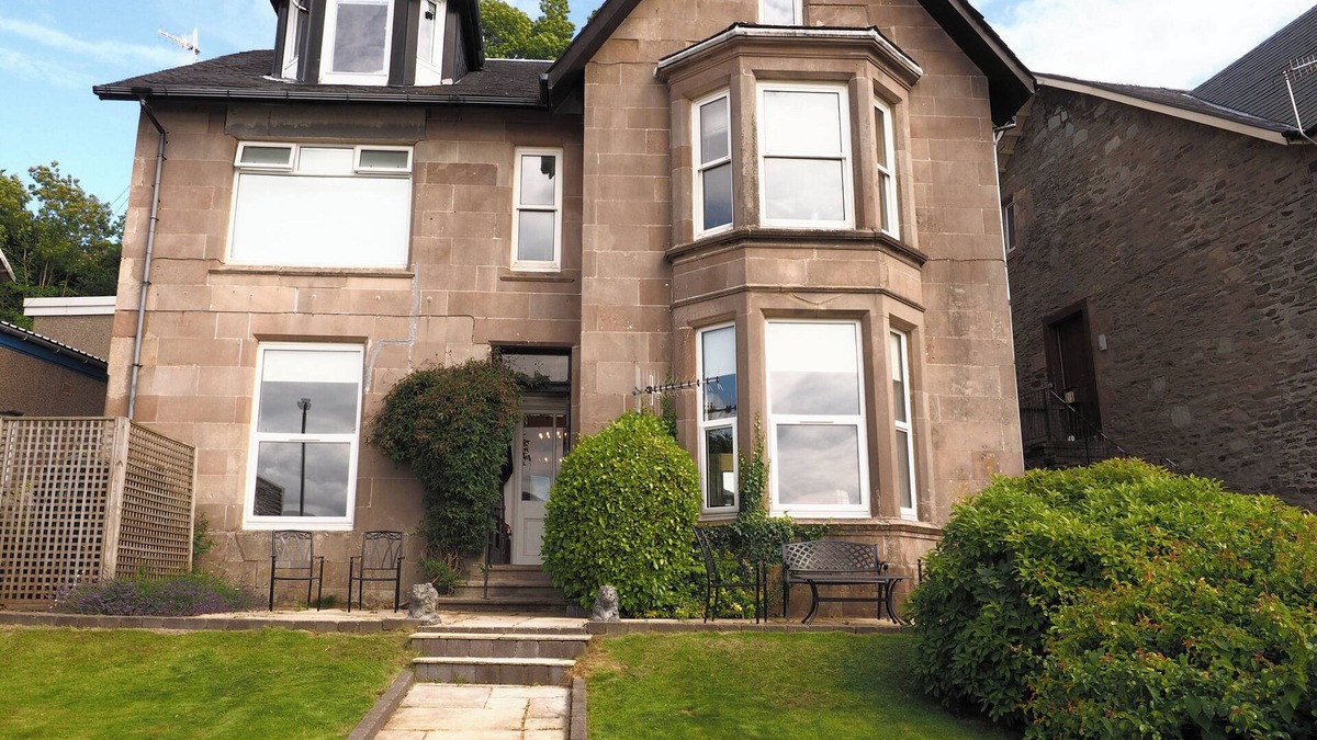 Kilcreggan Cottage | ROCKVALE, pet friendly, character holiday cottage in Kilcreggan